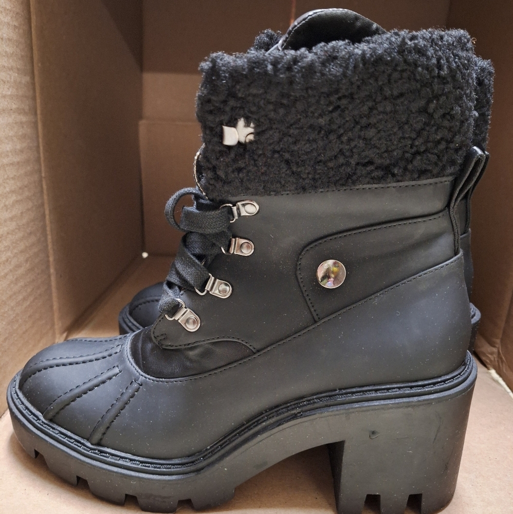 Steve Madden Boots. Size 8. Black.